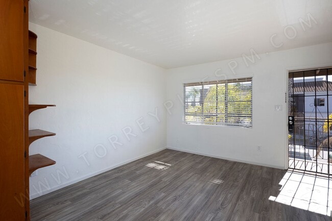 Building Photo - OPEN HOUSE: 11/29 2-3PM ~ Beautiful Studio Available, A Must See!