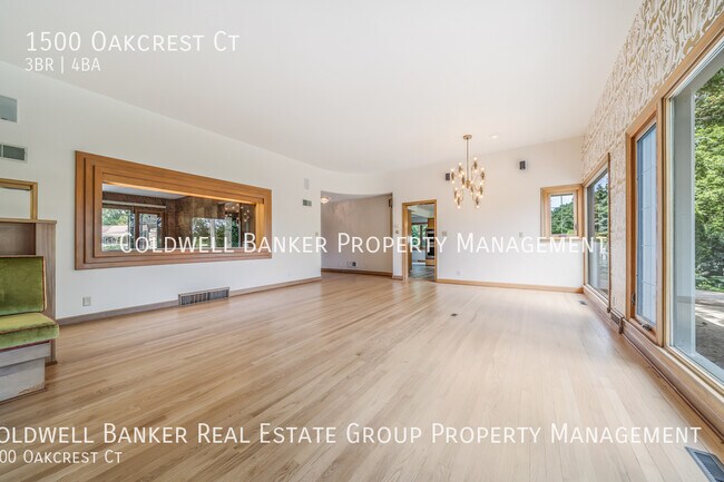 Building Photo - 1500 Oakcrest Ct