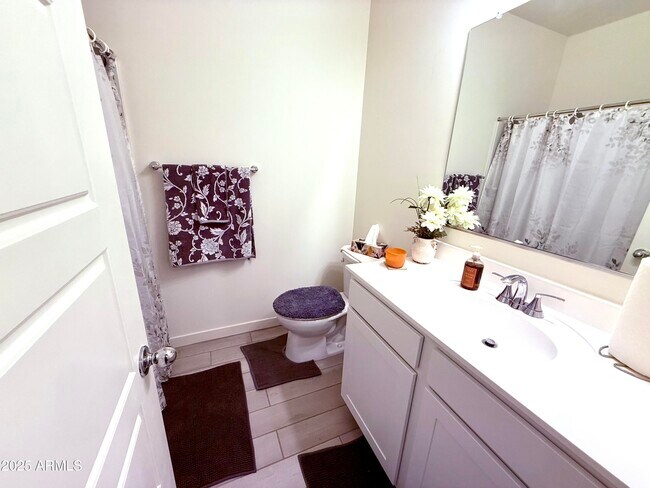 Building Photo - 35377 W Santa Monica Ave