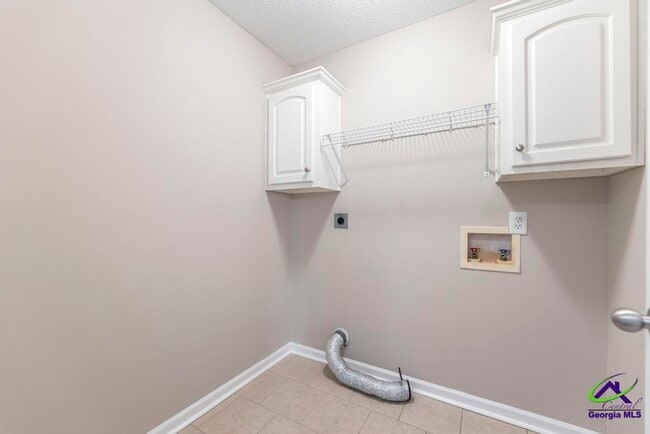 Building Photo - 462 Falkirk Dr