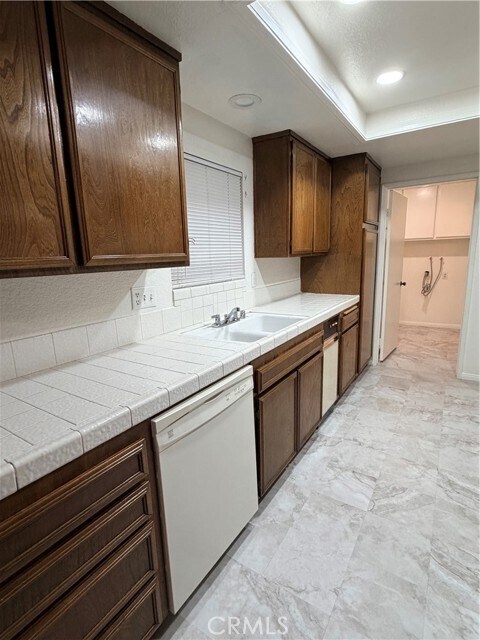 Building Photo - 1915 S Mountain Ave