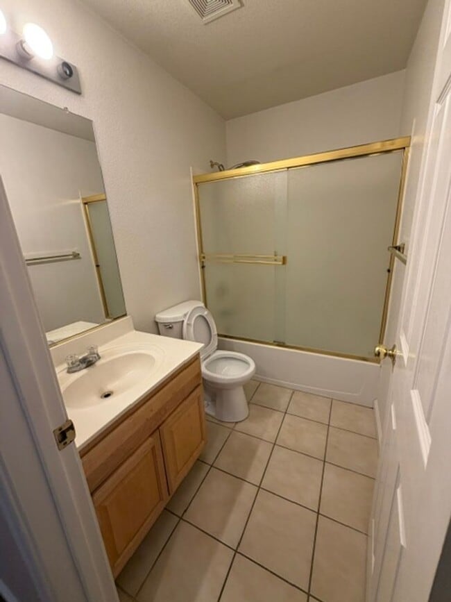 Building Photo - REDUCED!! 4 Bedroom, 2.5 Bath Home For Rent