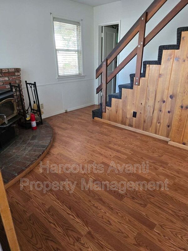 Building Photo - 1701 Old Mammoth Rd