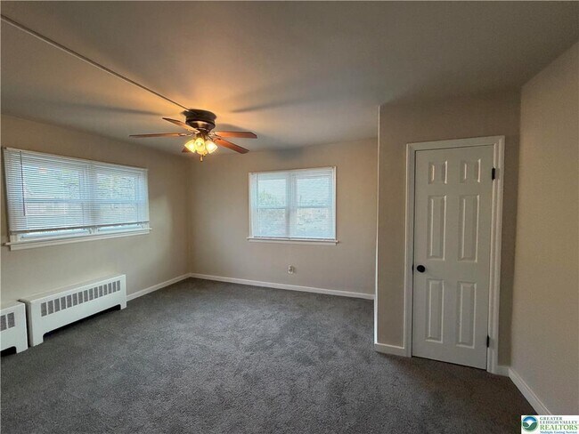 Building Photo - 32 N Front St