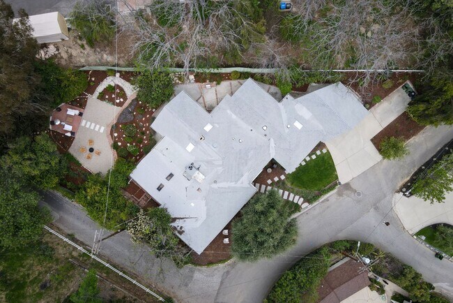 Building Photo - Beautiful Tarzana Rental!
