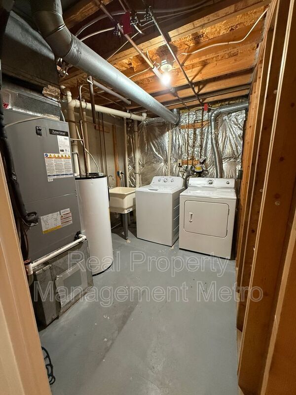 Building Photo - 9417 Steeple Ct