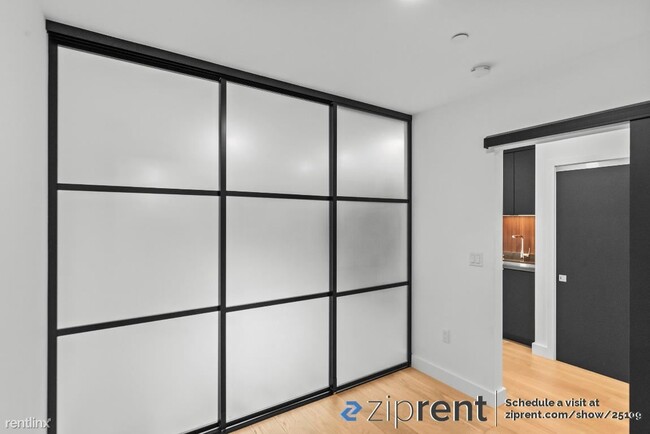 Building Photo - 1 br, 1 bath Condo - 3620 Cesar Chavez St,...