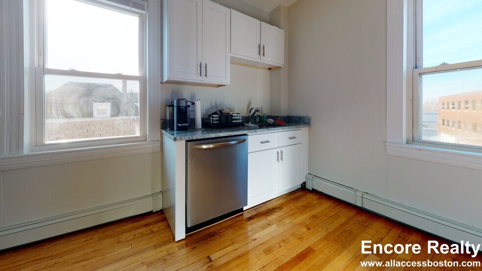 Building Photo - 14 Winship St