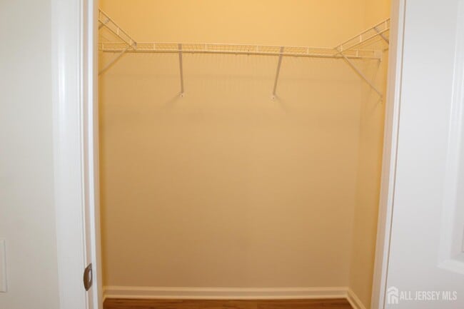 Building Photo - 6 Bond St