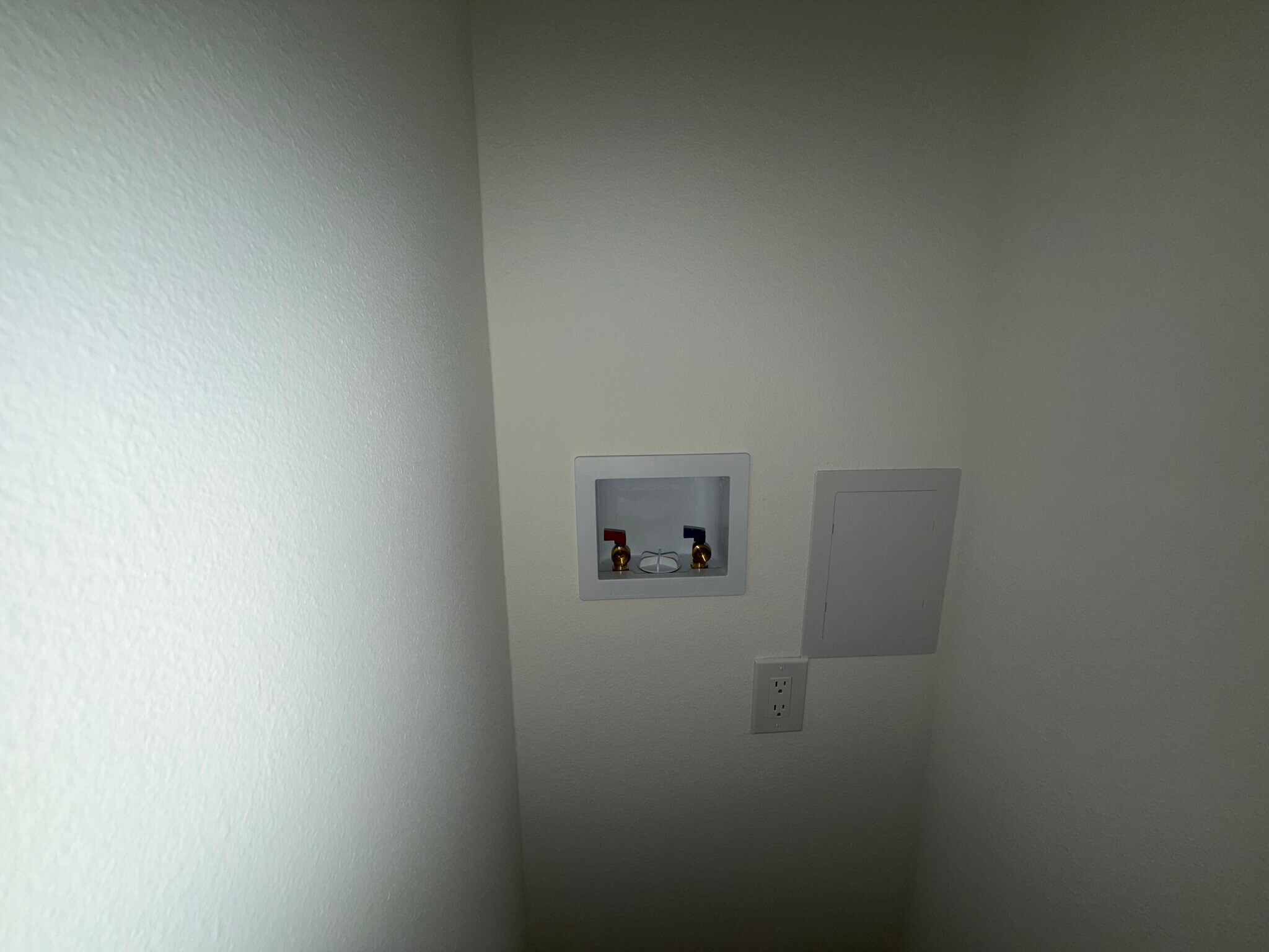 Building Photo - 170 Streamwood