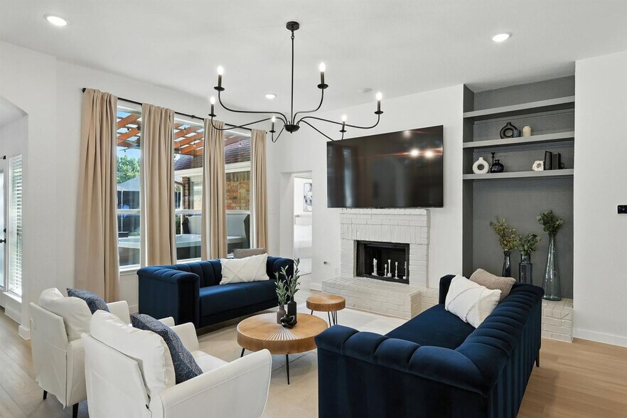 Primary Photo - 11911 Rocky Point Dr