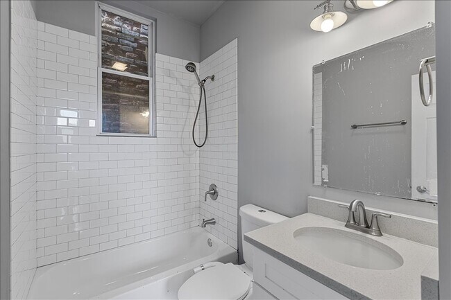 Building Photo - 1754 W 21st Pl