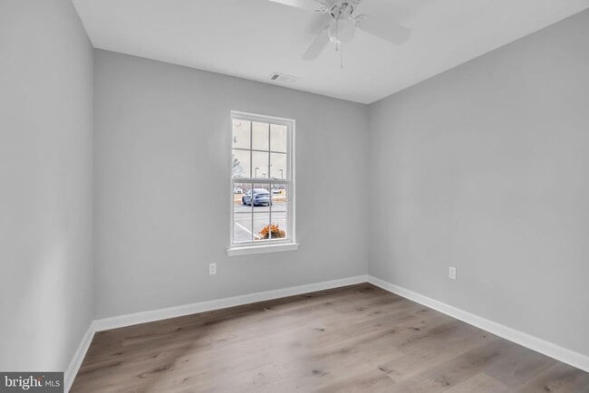 Building Photo - 8720 Sugarwood Ct