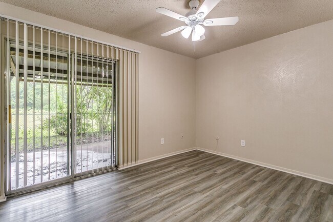 Building Photo - SPRING MOVE IN SPECIAL - HALF OFF FIRST MONTH