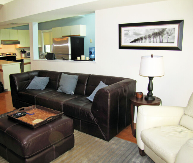 Building Photo - 51 Mount Kemble Ave
