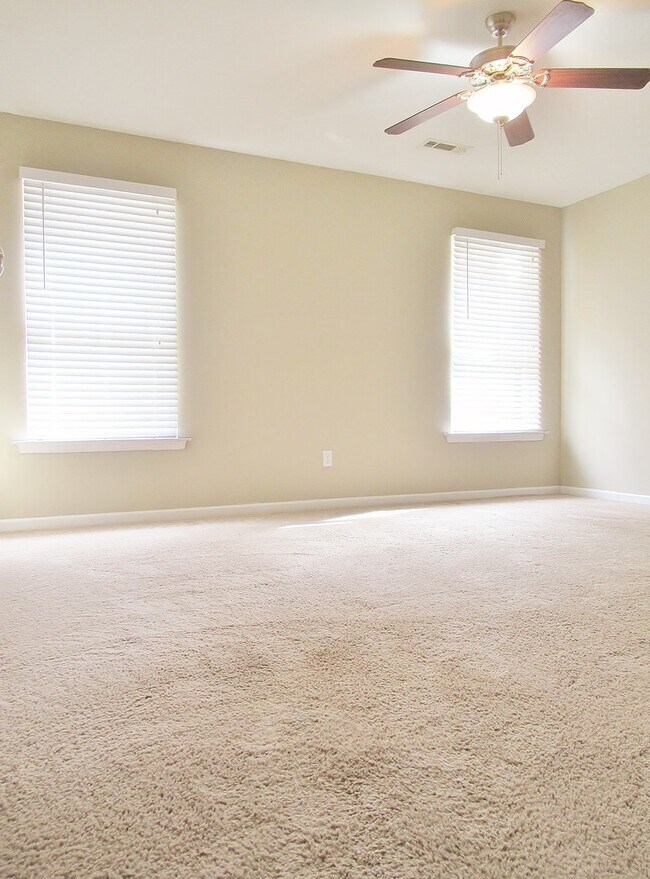Building Photo - Home in McCalla!!  Available to View with ...