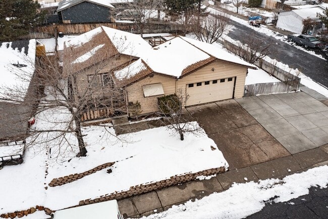 Building Photo - Northwest Fenced Yard One Story