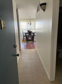 Building Photo - Fairway Manor ... 2 bedroom/Pets OK!