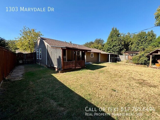 Building Photo - 1303 Marydale Dr