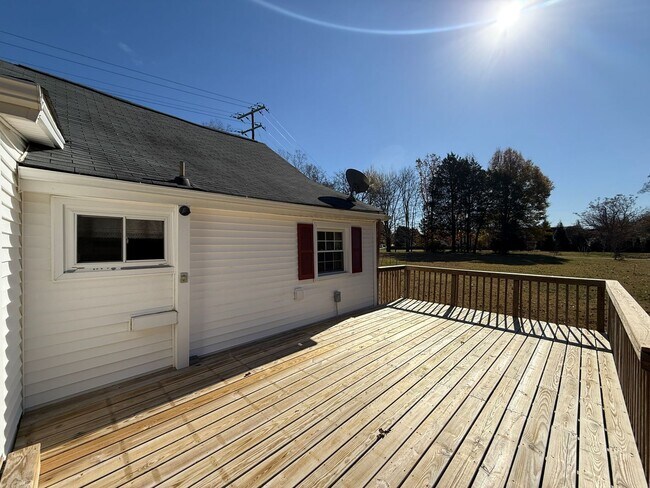 Building Photo - 4230 Hampton Rd