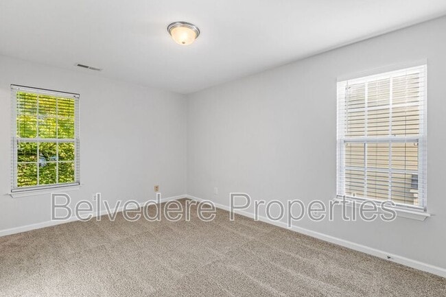Building Photo - 14 Dunlevy Way