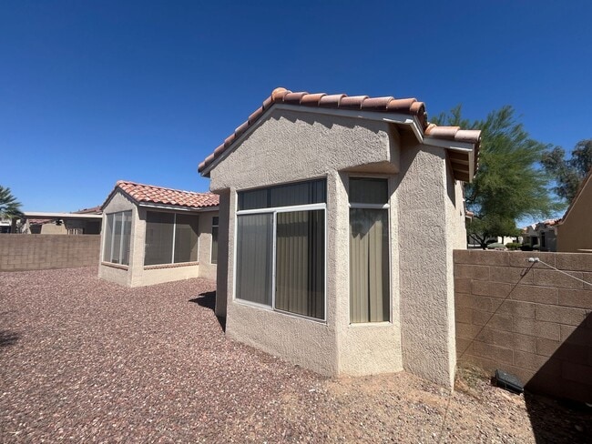 Building Photo - 14759 W Gunsight Dr
