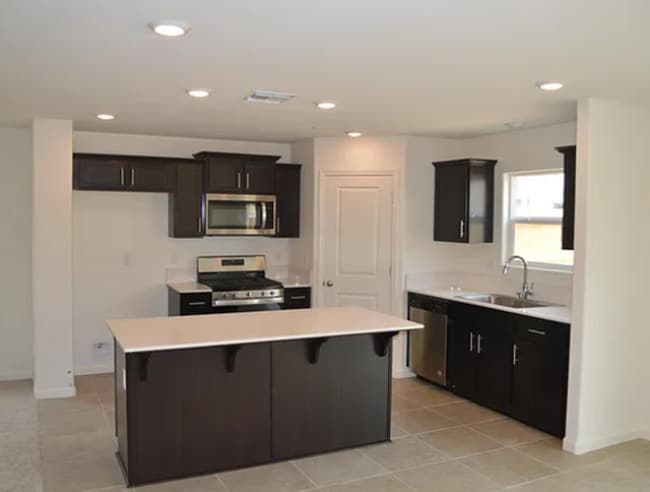Building Photo - 765 Jessie Dr