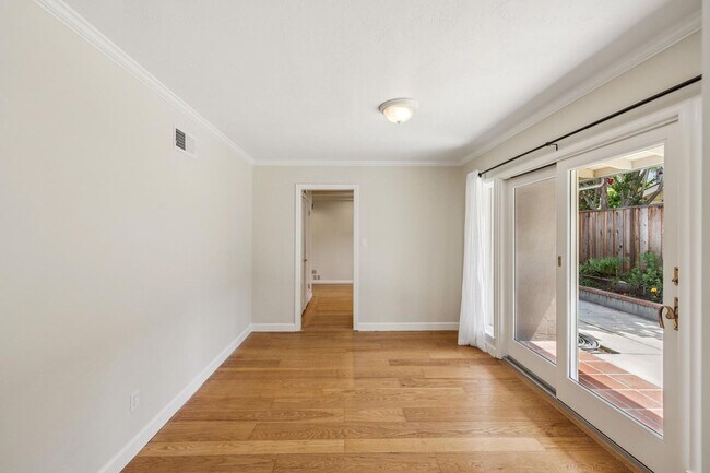 Building Photo - 309 Walsh Rd