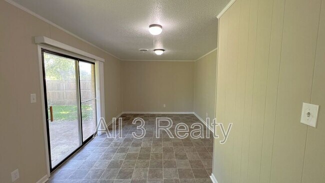 Building Photo - 418 Stroll Dr