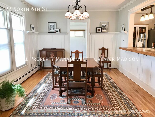 Building Photo - Updated 3 bedroom plus Den house near East...