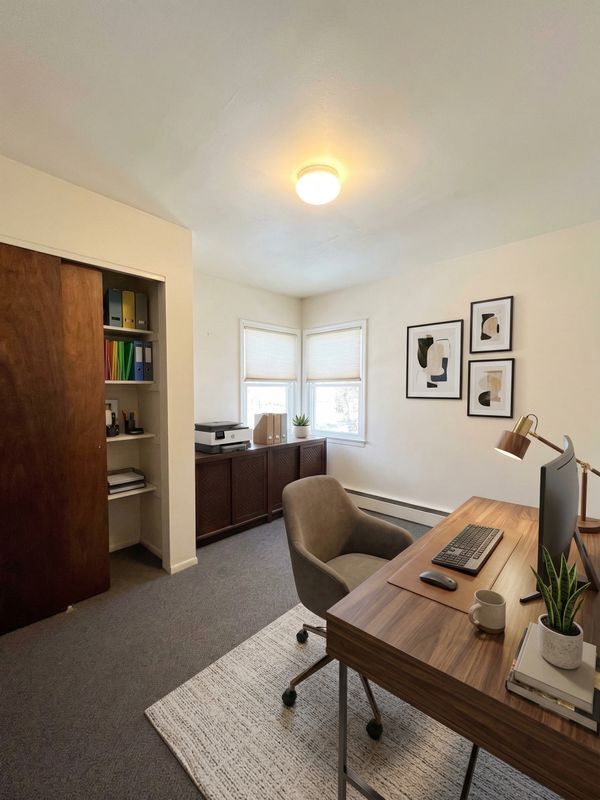 Building Photo - 70 Oak St