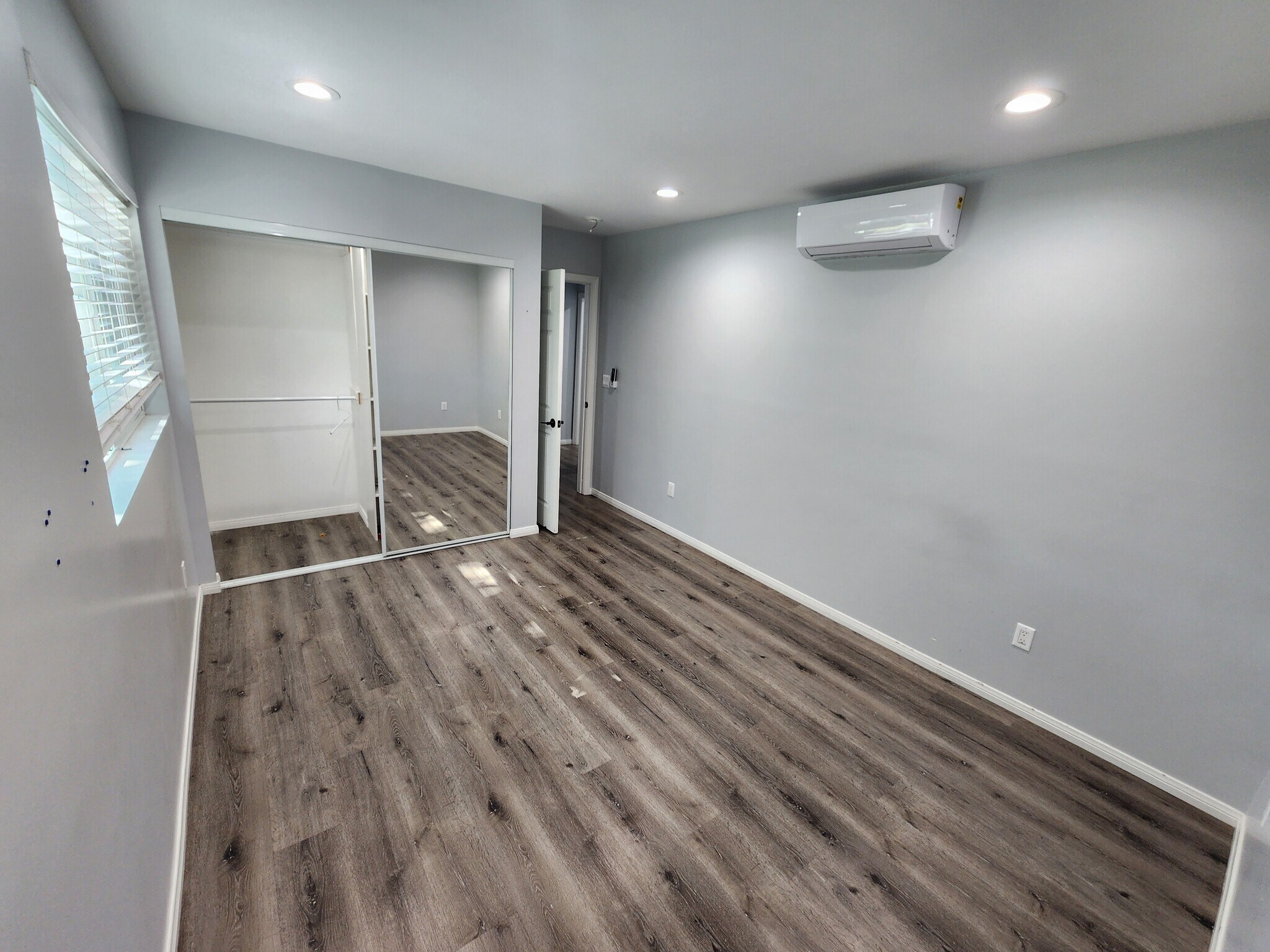 Building Photo - 13933 Cantlay St