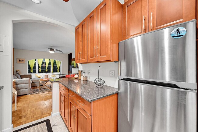 Building Photo - 2200 NE 66th St