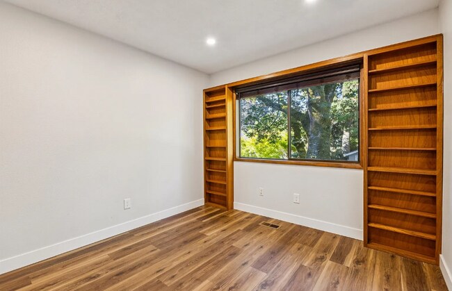 Building Photo - 2583 Pimlico Dr