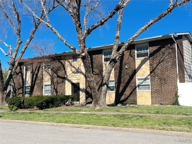 Building Photo - 304 Estate Dr