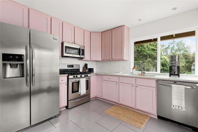 Building Photo - 705 Battle Bend Blvd