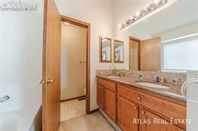 Building Photo - 8407 Wilmington Dr