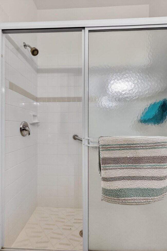 Building Photo - 7116 Cataluna Cir