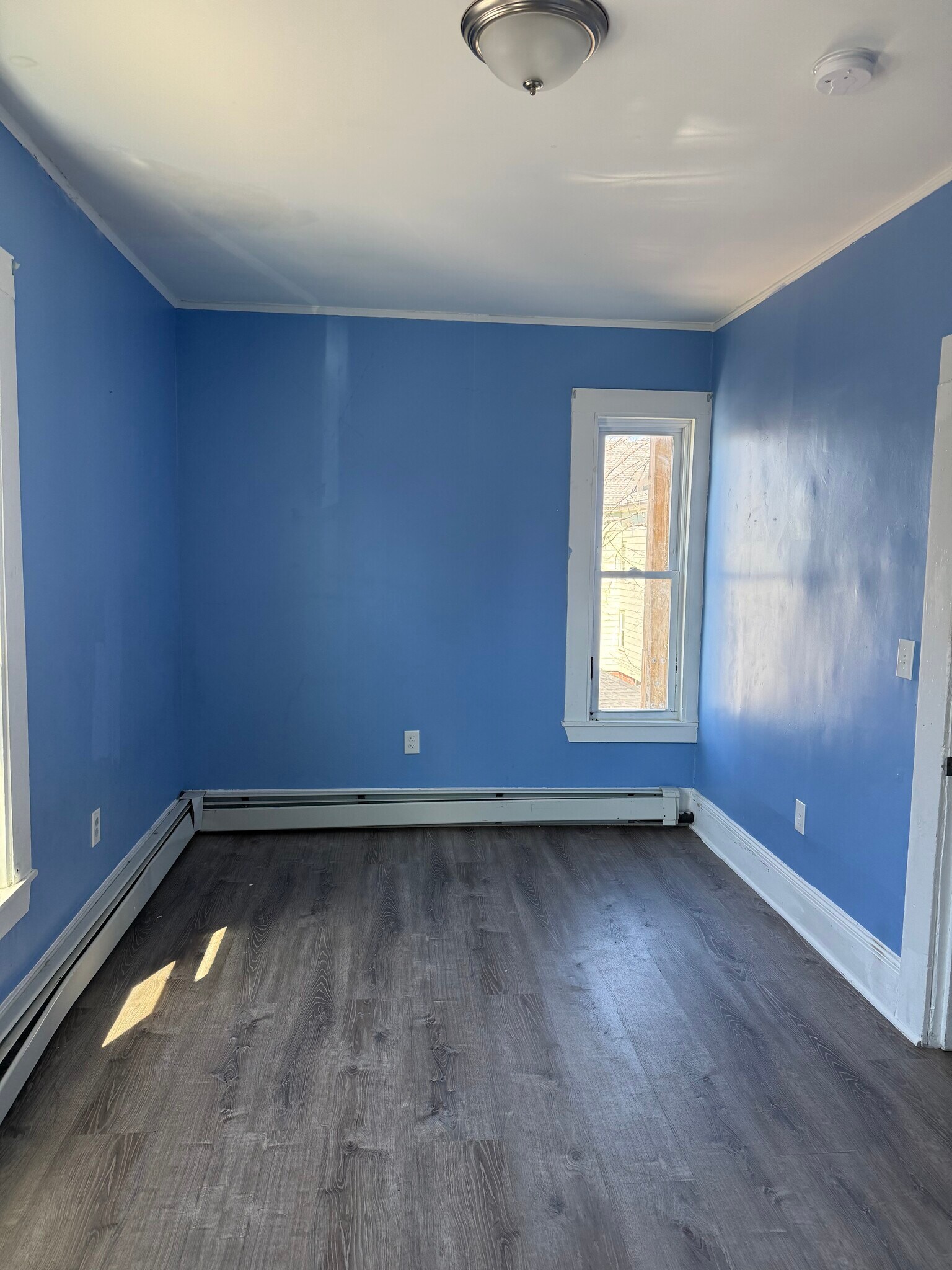 Building Photo - 11 10th Ave