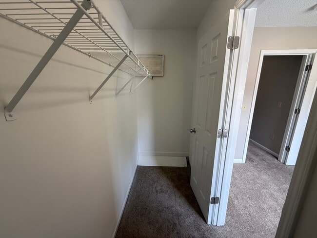 Building Photo - 760 Tavern Ct