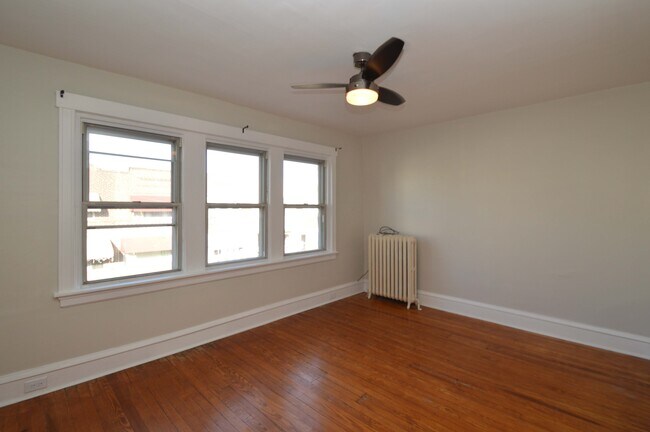 Building Photo - 2828 Sellers St