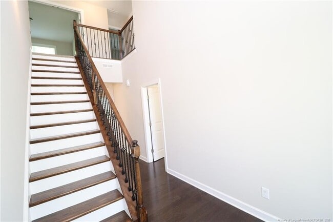 Building Photo - 240 Mystwood Hollow Cir