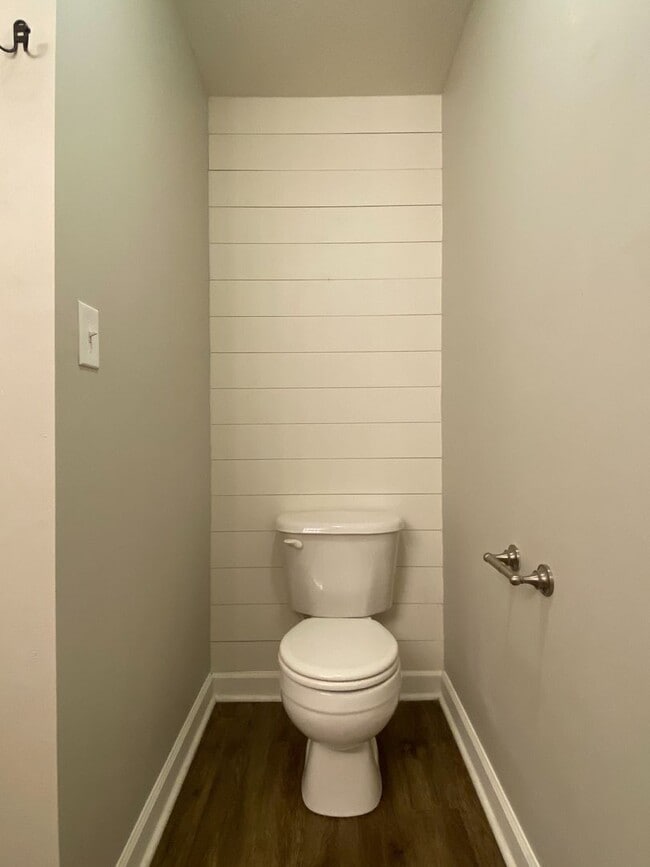 Building Photo - Splendid on Springwood