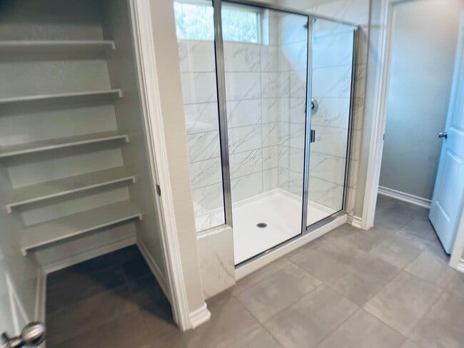 Building Photo - Charming Nestled Home near 281 and 1604