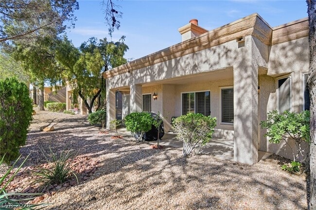 Building Photo - 2628 Highvale Dr