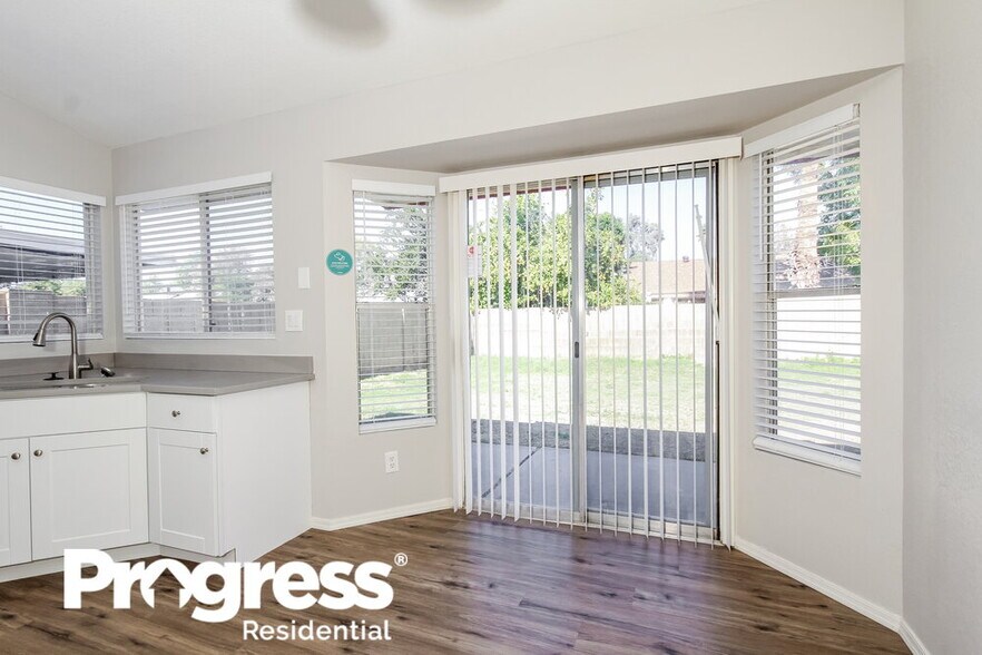 Building Photo - 208 W Oraibi Dr