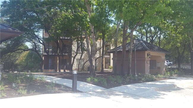 Building Photo - 6000 Shepherd Mountain Cove