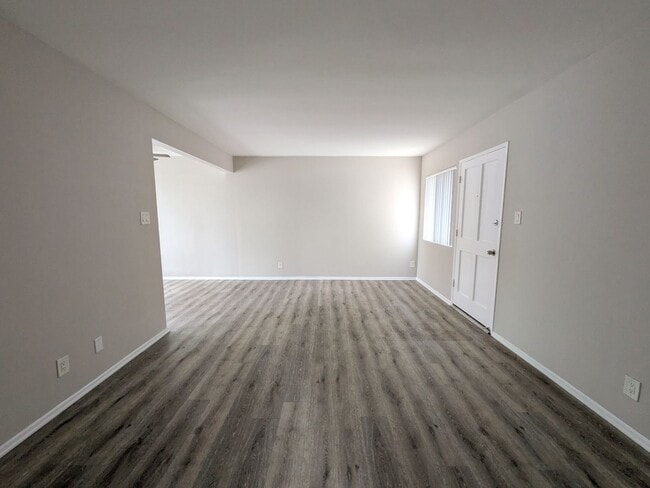 Interior Photo - 372 Freeman Ave
