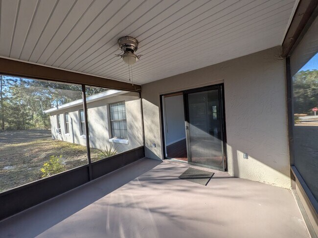 Building Photo - Wonderful 3/2/2 Corner Lot Near Golf Course In Citrus Springs