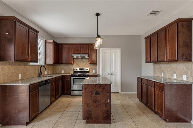 Building Photo - 108 Quarry Ln